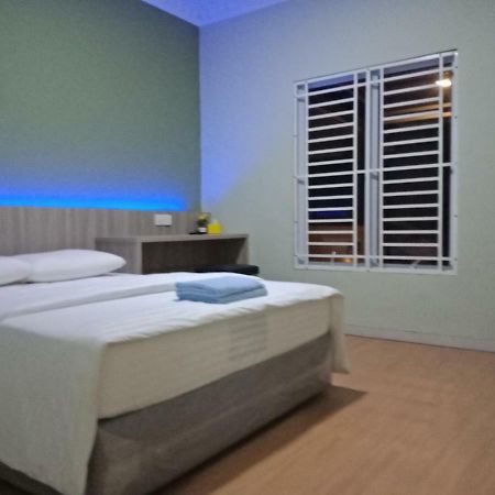 Sleeprest @ Golden Prima Batam Exterior foto