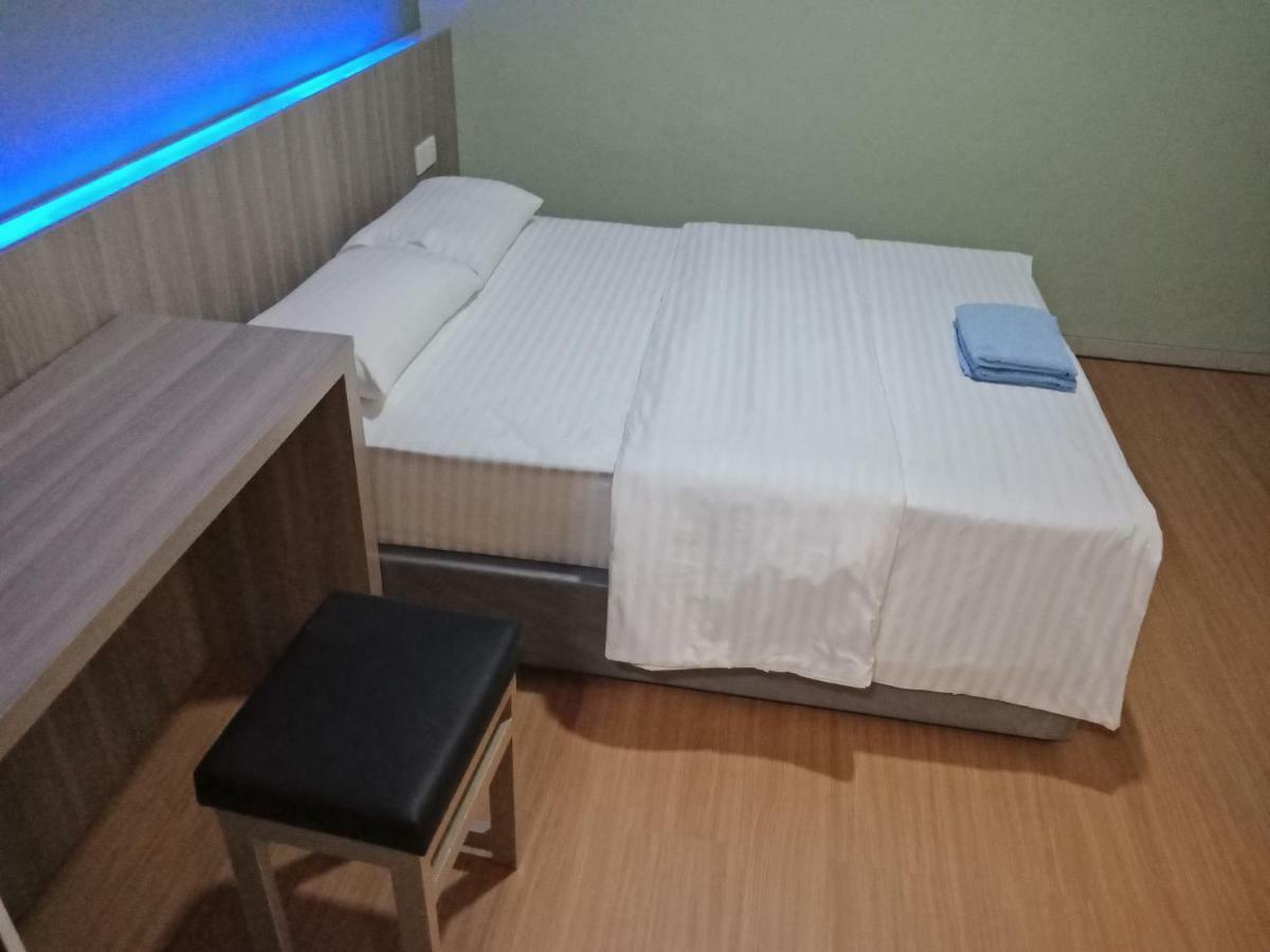 Sleeprest @ Golden Prima Batam Exterior foto
